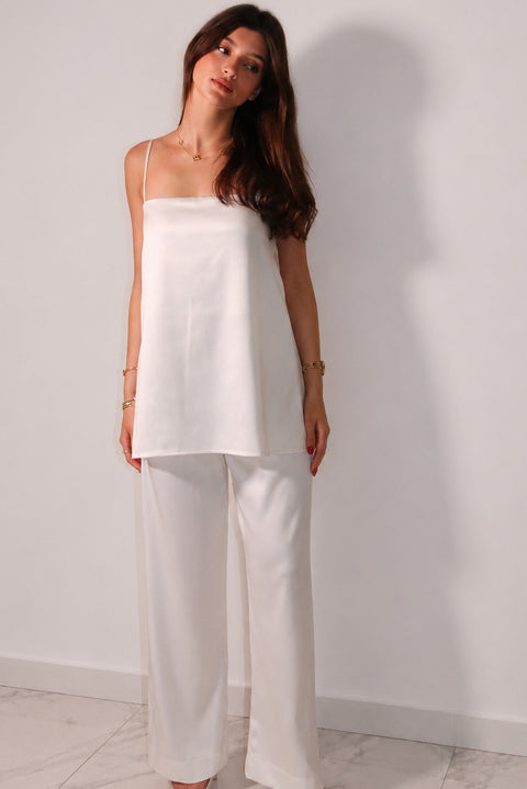 Je Suis Me Muse Trousers in white — view 2