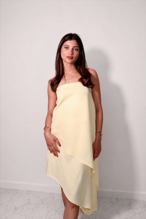 Je Suis Me Asymmetric Top in butter yellow — view 3